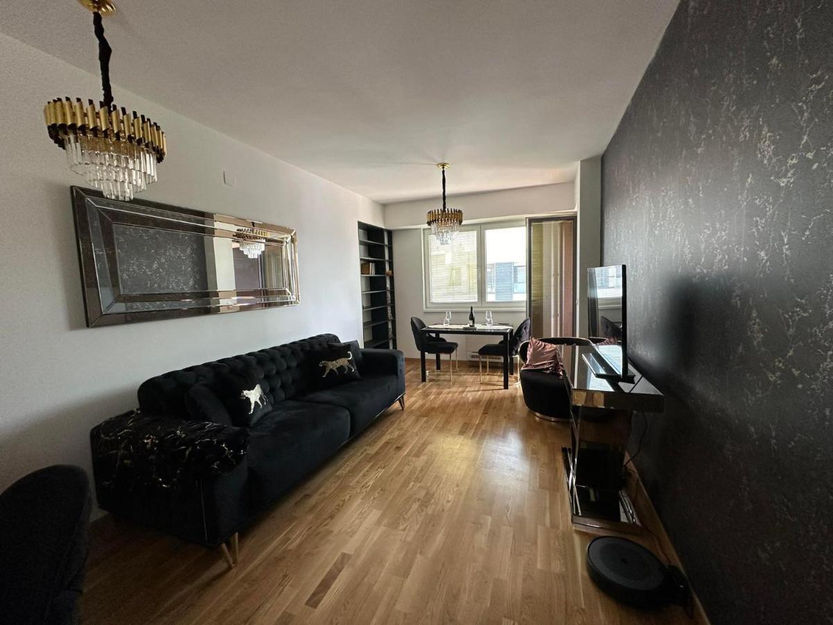Royal Casa Apartment Skopje Bagian luar foto